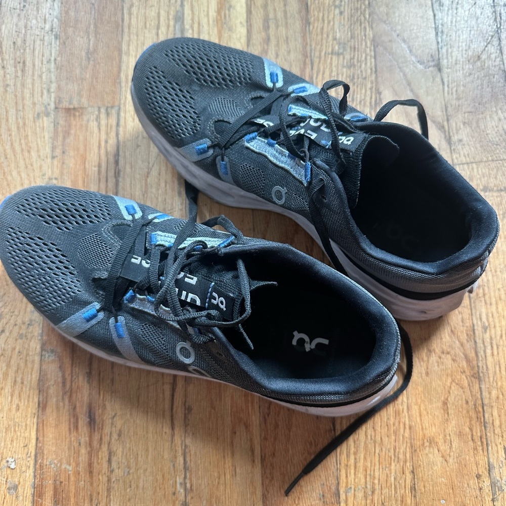 ON Cloud Eclipse Athletic Shoes - Picture 4 of 5